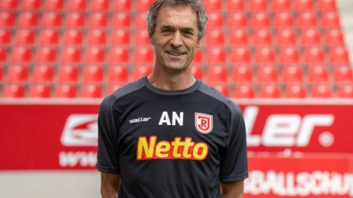 Andreas Harlass-Neuking salvou a vida de um torcedor durante partida da segunda divisão da Alemanha