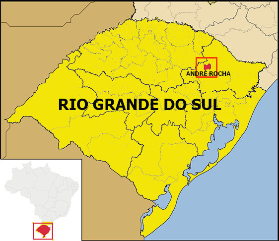 O município fica no Nordeste gaúcho e a distância para a Porto Alegre é de 202,5 Km. Os destaques econômicos são o plantio de soja e a criação de gado. Há também a tradição em grandes eventos, como rodeios e bailes. O local ganhou o nome do fundador, o juiz Manoel André Rocha .