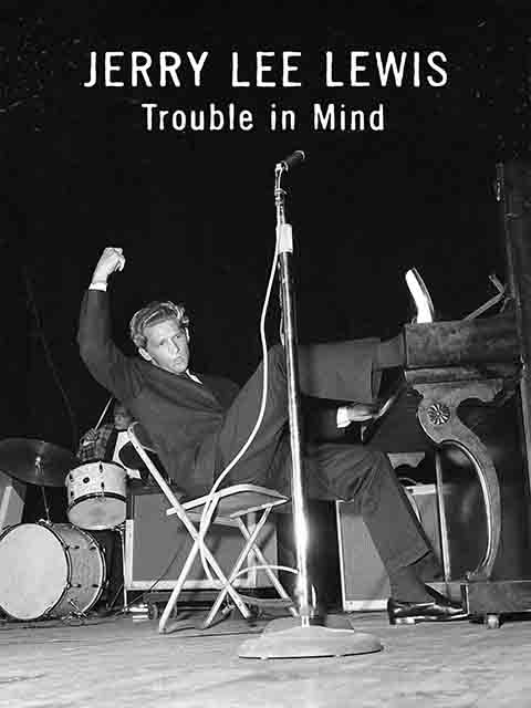Mas seu legado continua vivo. Lewis foi um artista que viveu intensamente cada nota e cada palco, sem concessões. Sua música influenciou artistas dos Beatles a Elton John, de Bruce Springsteen a bandas contemporâneas que ainda bebem em sua fonte explosiva. Em 2022, o diretor Ethan Coen lançou o documentário “Jerry Lee Lewis: Trouble in Mind”, que conta a trajetória do artista. 


