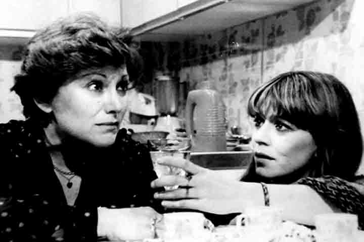 “É inexplicável, estranhíssimo, que façam isso com uma novela que está no fim e fazendo sucesso. Em termos mais amplos, considero essa decisão uma coisa gravíssima para o artista brasileiro, especialmente vindo daquela que foi a pioneira da televisão, declarou Edy.