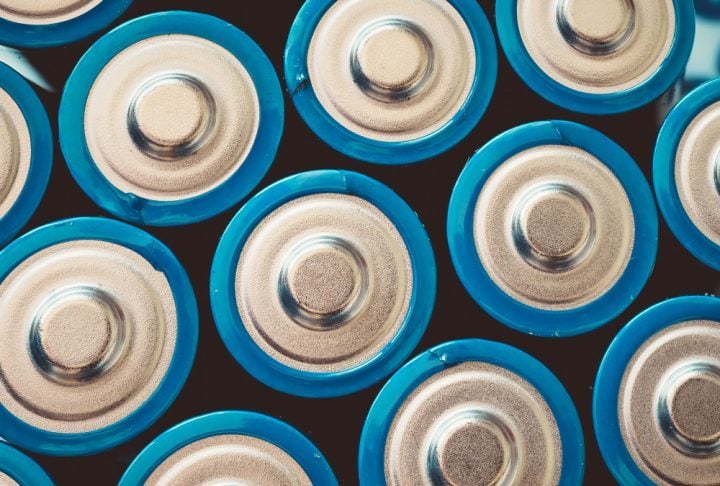 Pesquisadores da Universidade de Bristol, em parceria com a Autoridade de Energia Atômica do Reino Unido desenvolveram uma bateria inovadora que pode durar até 5.700 anos!