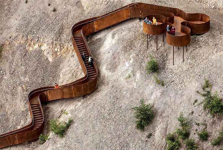 Chemin des Carrières, França: É um caminho de 11 quilômetros de extensão que liga as cidades de Rosheim e Saint-Nabor, na Alsácia, França. O caminho foi construído sobre uma antiga ferrovia que foi desativada na década de 1970.