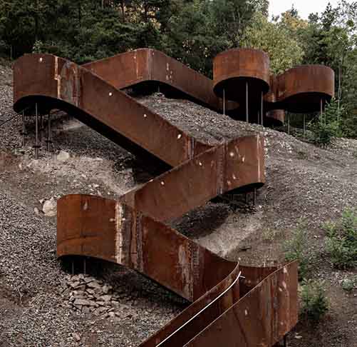 O Chemin des Carrières foi inaugurado em 2017 e é um destino popular para caminhadas, ciclismo e passeios. O caminho também é um importante marco cultural para a região, pois conta a história da indústria da mineração na Alsácia.