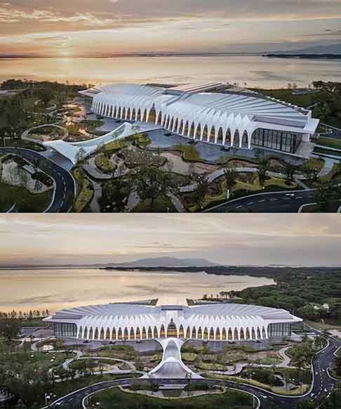 Centro Internacional de Convenções e Exposições, China: Foi inaugurado em 1999 e tem uma área de 300.000 metros quadrados. Além disso, é composto por 10 pavilhões de exposição, 20 salas de conferências e um centro de negócios.