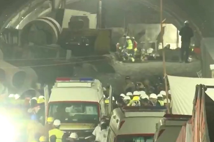 Uma história de sobrevivência impressionante. Foi o que viveu um grupo de 41 operários durante mais de duas semanas em um túnel na Índia. Relembre o que aconteceu! 