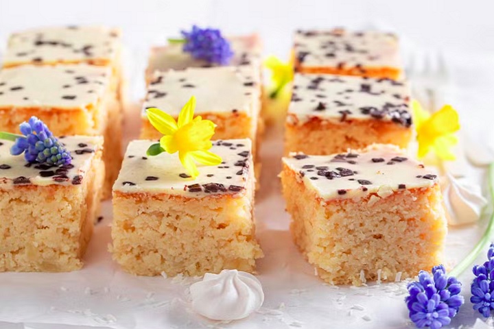 É importante ressaltar que nem todas as flores são seguras para o consumo, por isso é fundamental ter certeza da origem e da identificação correta da espécie antes de incluí-las em suas receitas.