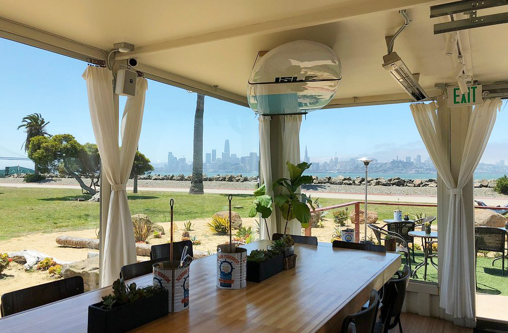 Com mais de 3.500 restaurantes, San Francisco é um verdadeiro paraíso gastronômico multicultural. A cidade se destaca por pratos à base de frutos do mar, culinária asiática e sabores que refletem sua diversidade cultural.