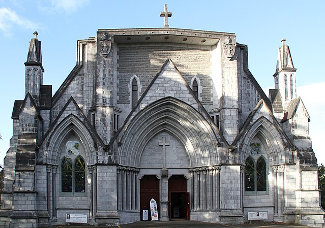 Nelson Cathedral (1925-1965)
Localizada na cidade de Nelson, combina elementos góticos e modernos em sua arquitetura. É um importante centro religioso e um símbolo da história da cidade.