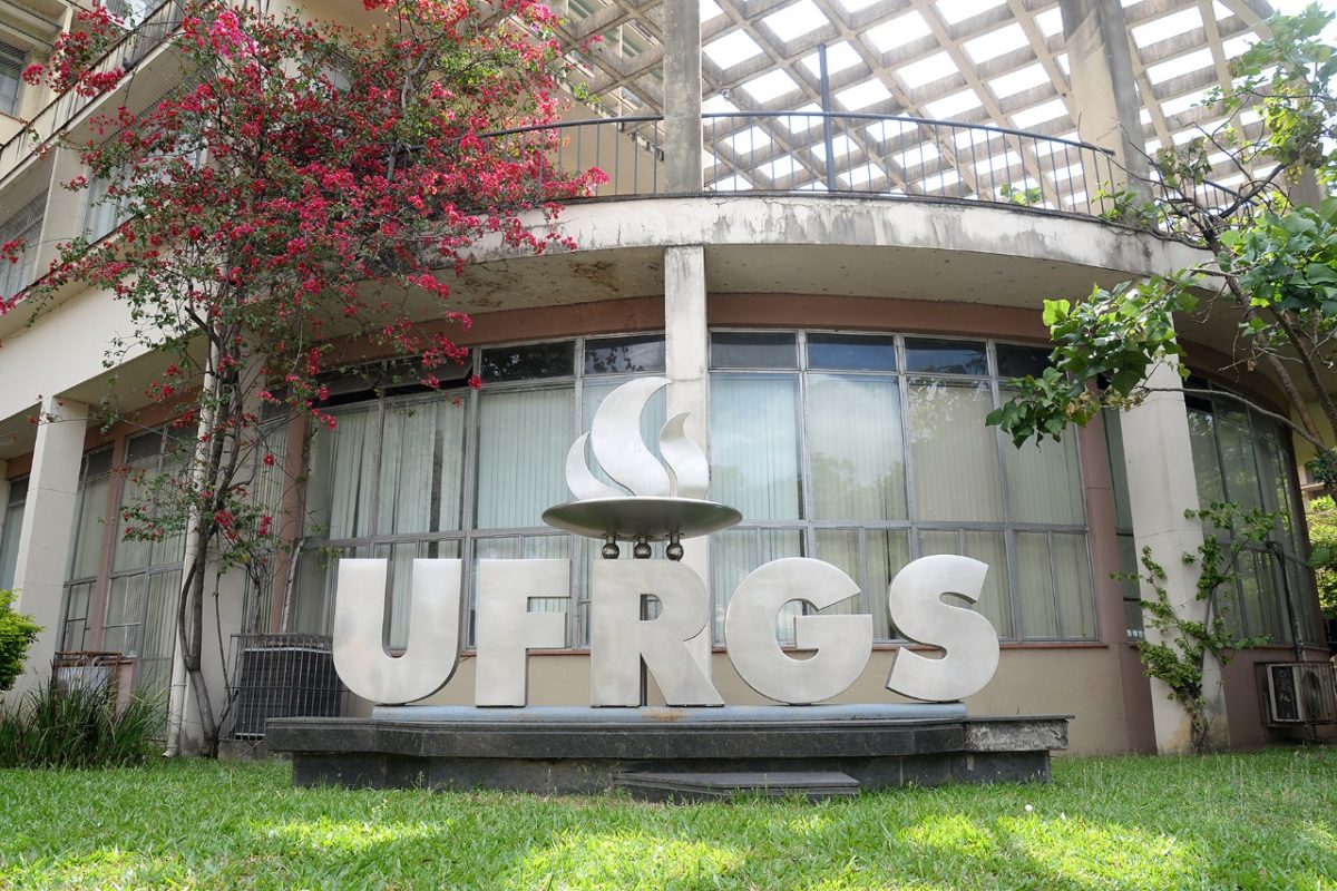 Conduzido ao hospital veterinário da Universidade Federal do Rio Grande do Sul,  Hasse Junior identificou o mamífero inicialmente como a fêmea de um animal silvestre. No caso, um graxaim-do-campo.