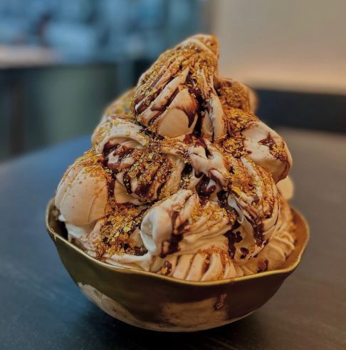 Para finalizar, há a imperdível montanha de excelente gelato servida à mesa. A carta de vinhos e o serviço são de alto nível, destacaram. 