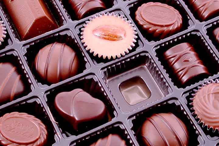 Em relação aos equipamentos necessários para a confecção desses produtos, há uma grande variedade como misturadores, tachos e moldes.