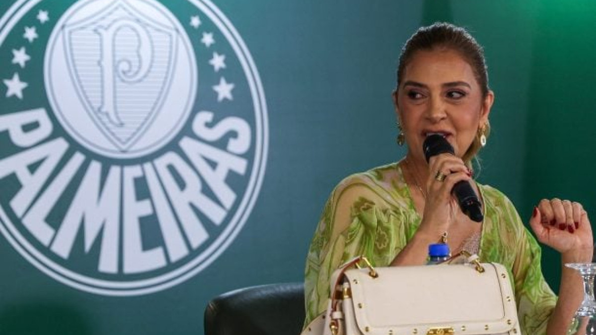 Corona Netto criticou as contratações, investimentos e falta de títulos em 2025. Presidente reagiu com ameaça de medida judicial