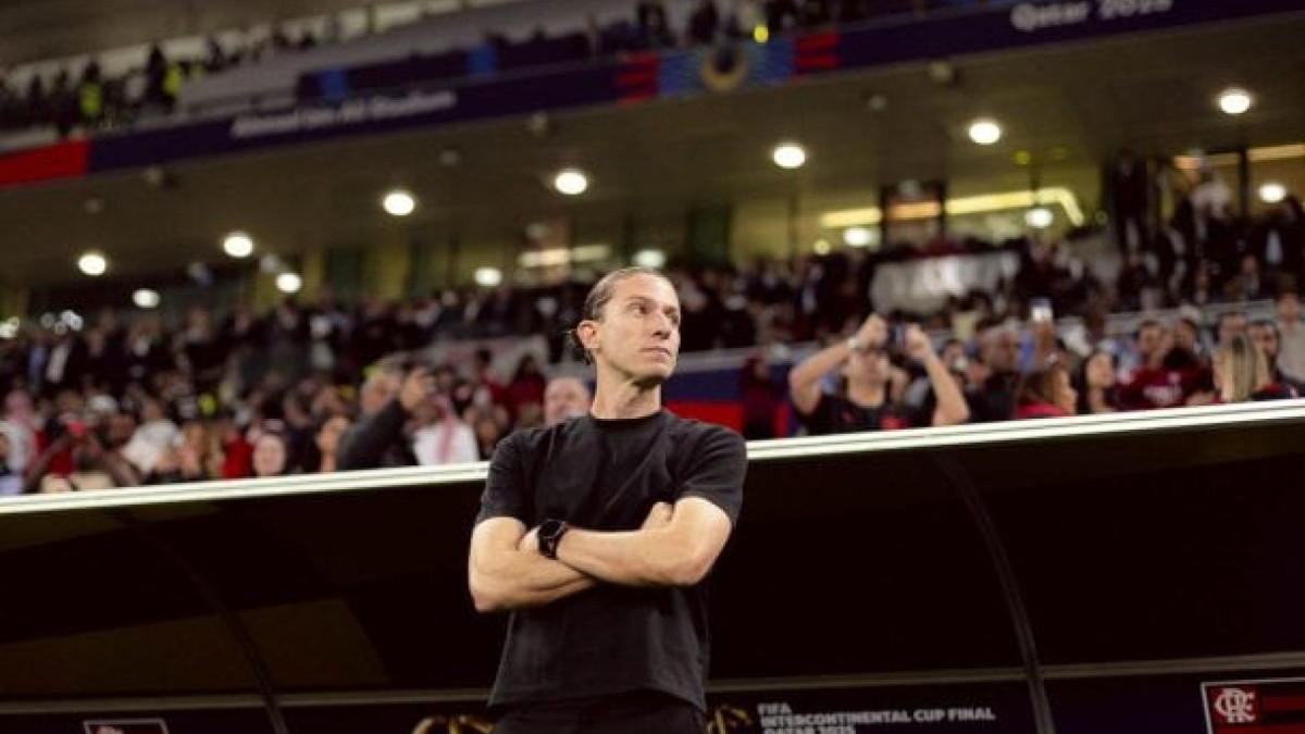Técnico do Flamengo revela conversa agendada com diretoria para renovação, mas não esconde desejo de carreira internacional após vice no Catar