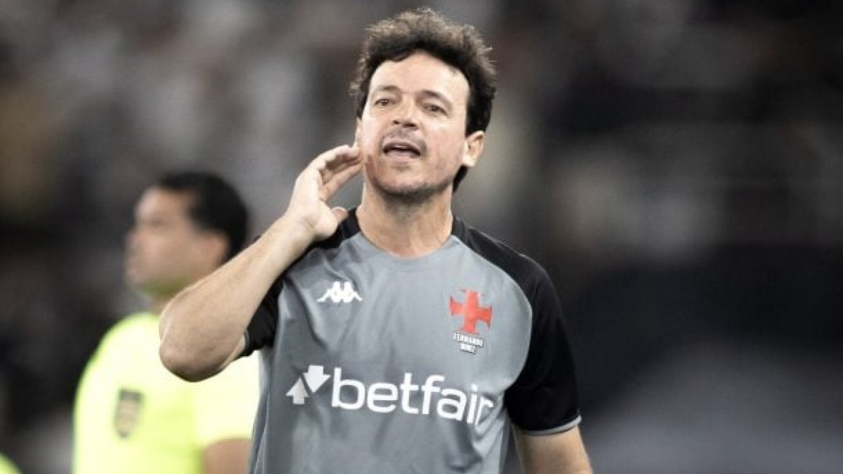 Treinador também elogiou o Corinthians em entrevista na chegada à Neo Química Arena