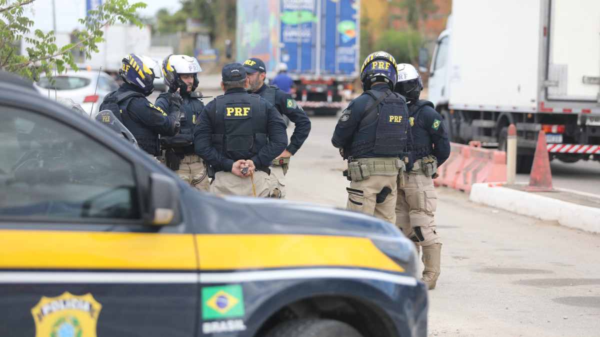 Pol&iacute;cia Rodovi&aacute;ria Federal registrou a ocorr&ecirc;ncia durante a madrugada. Causa do acidente ainda est&aacute; sendo investigada. (Imagem de apoio ilustrativo)