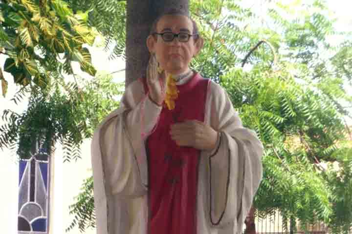 A documentação reunida será enviada ao Vaticano, que dará sequência à análise que pode levar ao reconhecimento oficial de sua santidade pela Igreja Católica.
