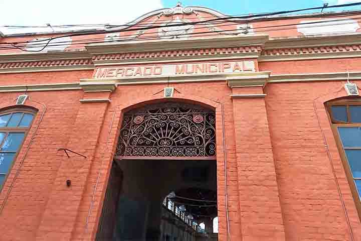 Na época do Brasil Colônia e Império, devido à riqueza gerada pela cafeicultura, a cidade chegou a ser uma das mais ricas do estado, lar de muitos Barões do Café e personalidades importantes.