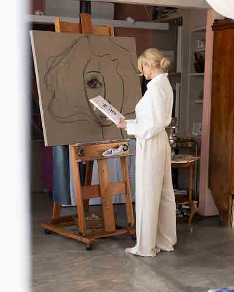 Atualmente dedicada às artes visuais, a artista compartilhou com o público uma de suas criações, marcando o início de um novo conteúdo em suas redes sociais.
