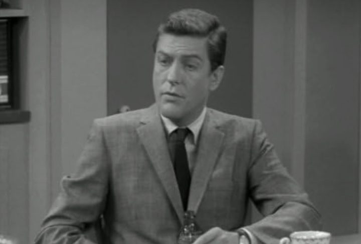 Sua trajetória na TV americana tem início em 1961, com a série The Dick Van Dyke Show, na qual interpretou o roteirista Rob Petrie.