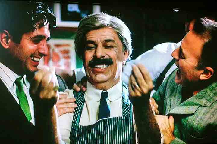 Em 18 de novembro de 2011, anunciou sua saída da Record e se mudou para os Estados Unidos. Durante esse período, produziu de forma independente o curta-metragem “Pizza Me Mafia”, no qual interpretou três personagens diferentes.
