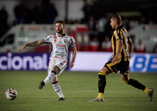 Meia Gabriel Boschilia foi o artilheiro do Operário na Série B de 2025