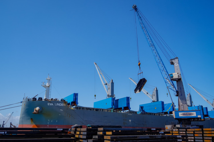 Unilink investiu R$ 50 milh&otilde;es para instala&ccedil;&atilde;o de novo guindaste