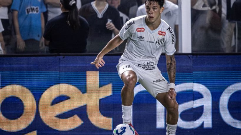 JP Chermont, lateral-direito do Santos, é alvo do Ceará no mercado da bola 