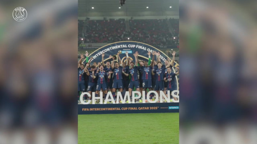 PSG levanta o troféu da Copa Intercontinental após vencer o Flamengo; veja a festa 