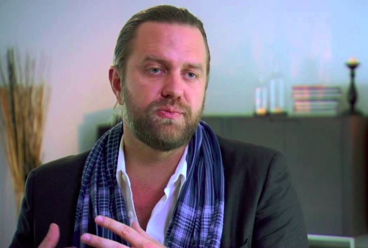 As autoridades ainda apontam que o cineasta usou US$ 1 milhão (em torno de R$ 5,52 milhões) em honorários advocatícios para processar os próprios produtores da série. 