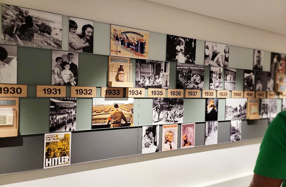 O Anexo Secreto onde Anne Frank se escondeu é hoje um museu com trechos do diário original, exposições sobre o Holocausto e preservação dos cômodos originais.