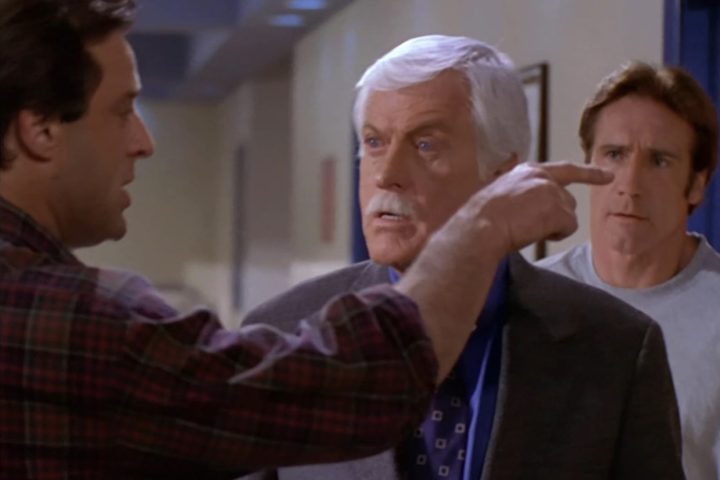 Nos anos 1990, Van Dyke conquistou uma nova geração ao estrelar a série policial Diagnosis Murder, na qual deu vida ao Dr. Mark Sloan. 