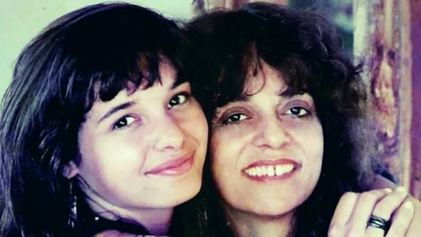 A autora de novelas Gloria Perez, uma das mais respeitadas da teledramaturgia brasileira, fez 77 anos em 25 de setembro de 2025. Datas comemorativas acentuam a saudade da filha Daniella Perez, assassinada há 32 anos.