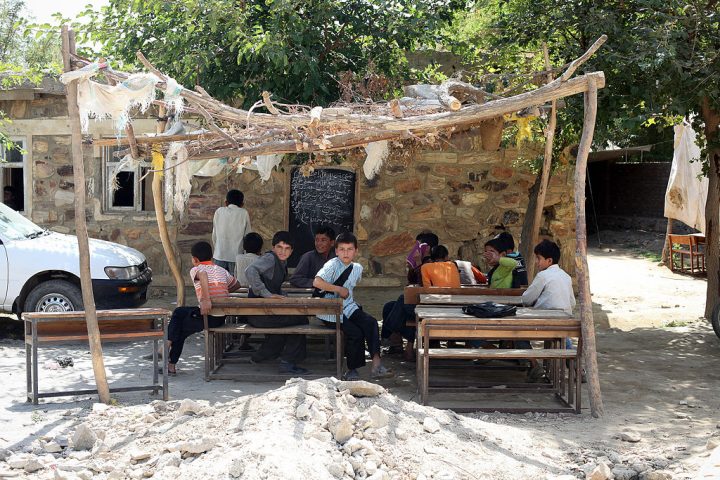 Já a população de Kohistan é composta por diversos povos indo-arianos, conhecidos como Kohistanis.