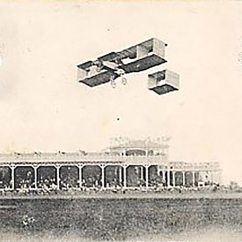 Ela faleceu em um acidente de avião em 18 de julho de 1919, enquanto estava como passageira em um voo de teste, em uma tentativa de transição para se tornar piloto de aeronaves comerciais.
