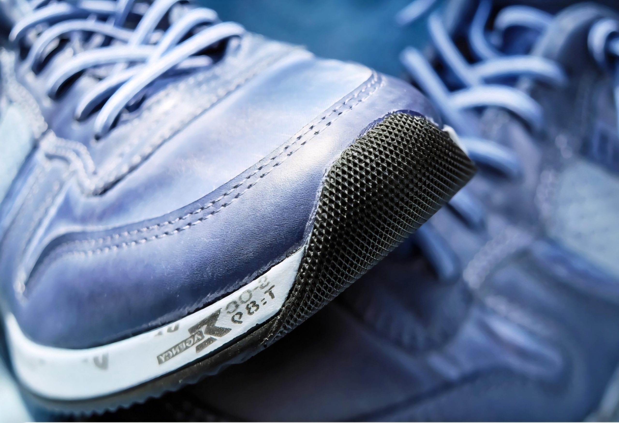 A febre do jogging na década de 1970 impulsionou o desenvolvimento de tênis de corrida, focados em amortecimento e desempenho.