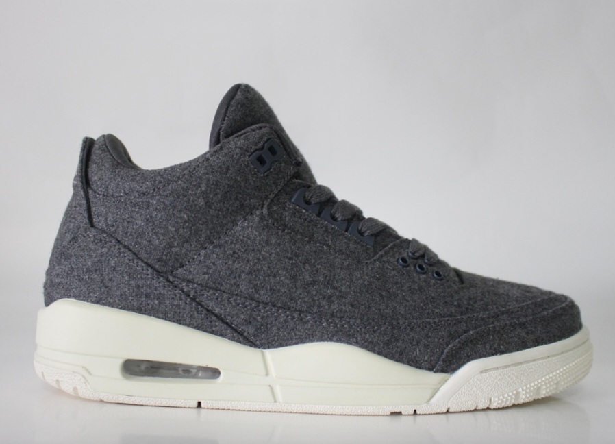 O tênis se tornou uma peça-chave para compor looks modernos e descontraídos. Pode ser combinado com calças jeans, saias, vestidos e até peças de alfaiataria, quebrando a formalidade.