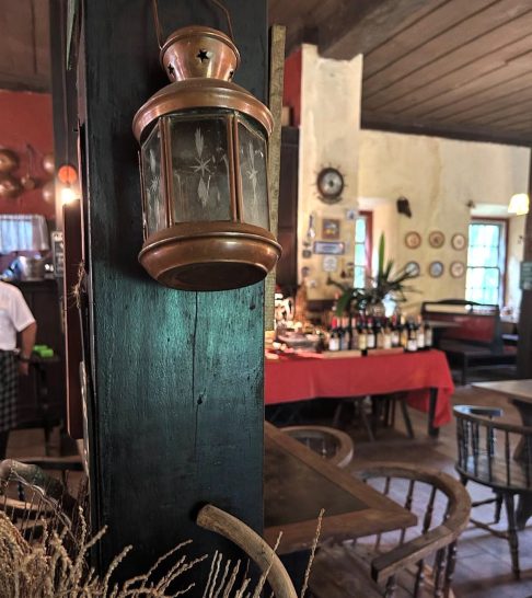 Ela assumiu a administração do espaço após o falecimento do pai, em 1986. Nasci em 1962, quando o restaurante já tinha 17 anos, e guardo vivas as lembranças da gente correndo pelo jardim e dos almoços de domingo, lembrou.