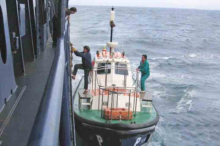 A praticagem é uma das atividades mais antigas, estratégicas e fundamentais para a segurança da navegação no mundo, embora pouco conhecida fora do ambiente portuário. 
