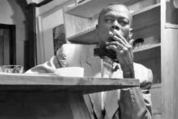 A expressão “Macumbembê, Samborembá” foi inspirada na canção “Tia Chimba”, uma embolada composta por Heitor dos Prazeres em parceria com Paulo da Portela. 
