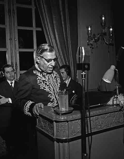 No campo cultural, Chateaubriand, que teve uma cadeira na Academia Brasileira de Letras, deixou marcas importantes. Desde 1927 já organizava iniciativas para incentivar as artes plásticas no país, coletando peças de valor artístico para formar acervos no Brasil. 
