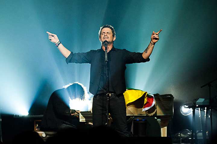 A partir dali, Alejandro Sanz passou a figurar entre os principais nomes da música espanhola, emplacando canções que rapidamente se tornaram hits e ampliando sua base de fãs. 
