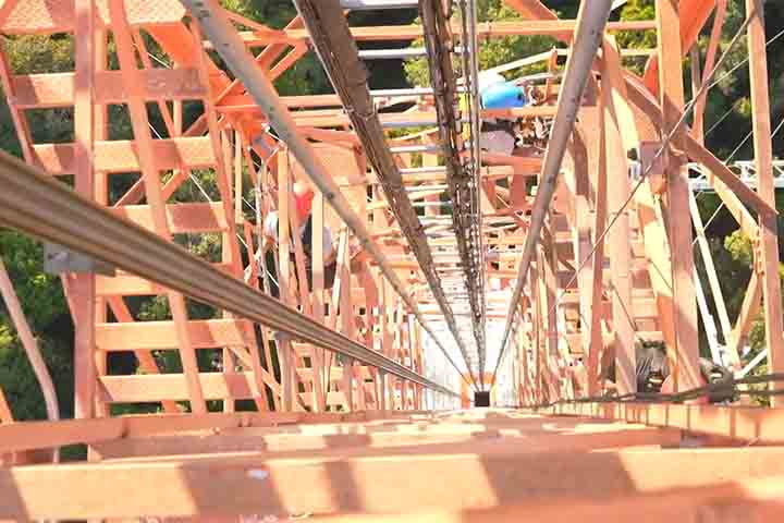 Ela também costuma ser mencionada como “a maior torre do Brasil”, reforçando seu lugar de destaque nas estruturas do país.
