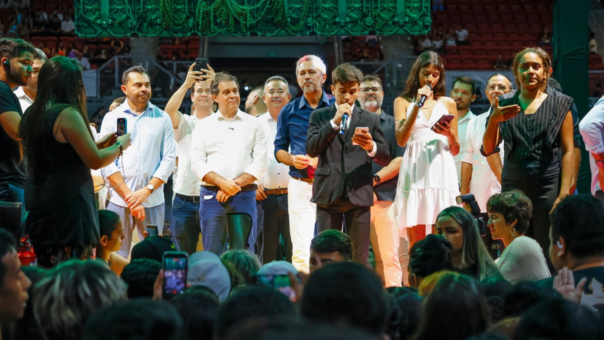 Mais de 21 mil estudantes concluem o Ensino Fundamental em solenidade no CFO.