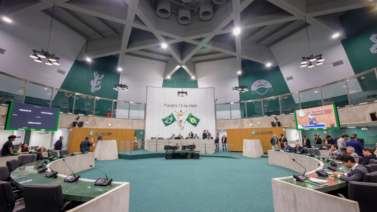 Assembleia Legislativa recebe projeto que estima orçamento recorde de R$ 48,2 bilhões para 2026 no Ceará