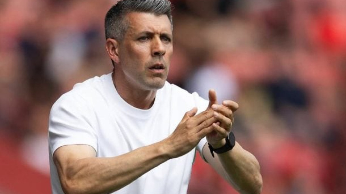 Uruguaio assina contrato até dezembro do próximo ano e contará com Abel Braga como coordenador técnico