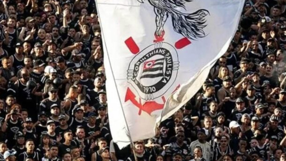 Manifestação deve ocorrer no sábado (20), na porta do CT Joaquim Grava, antes do embarque do elenco