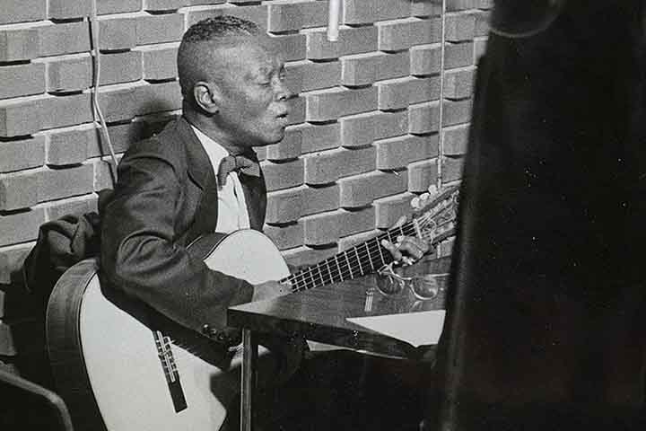 Josephine Baker o apresentou ao cineasta Orson Welles, vencedor do Oscar por “Cidadão Kane”, que o contratou para colaborar em um projeto cinematográfico sobre o samba e o Carnaval. 
