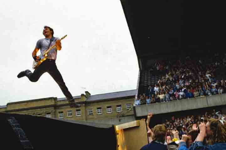 Na década de 2000, ele voltou ao centro das atenções com o álbum “The Rising”,  de 2002, obra inspirada nos atentados de 11 de setembro. Nele, o artista reafirmou sua capacidade de traduzir o espírito de uma nação em tempos de crise.
