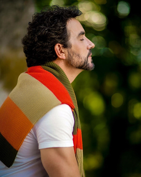 No ano de 2004, ele enveredou por um projeto independente, o disco Tom de Minas, de conteúdo autoral, que homenageia nomes e lugares de seu estado natal, Minas Gerais.
