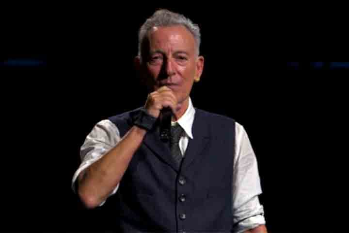 O ícone do rock Bruce Springsteen aproveitou a estreia de sua cinebiografia para reafirmar sua visão esperançosa em relação aos Estados Unidos, distanciando-se de discursos marcados por “censura” e “ódio”. 
